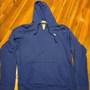 Men’s blue hooded sweatshirt from A&F.